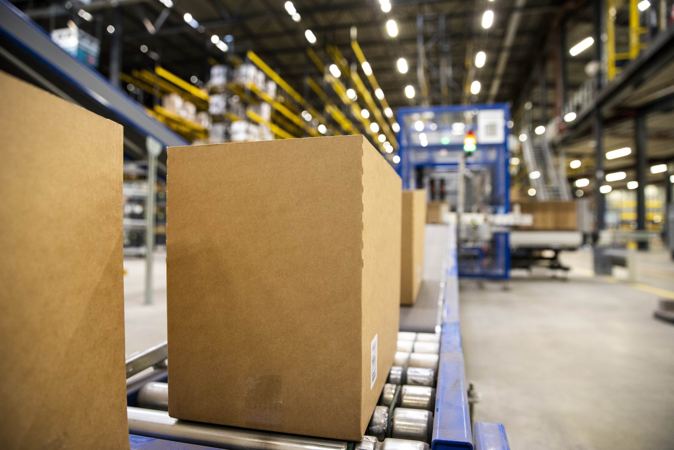Orderverwerking in magazijn van Yours Value Logistics