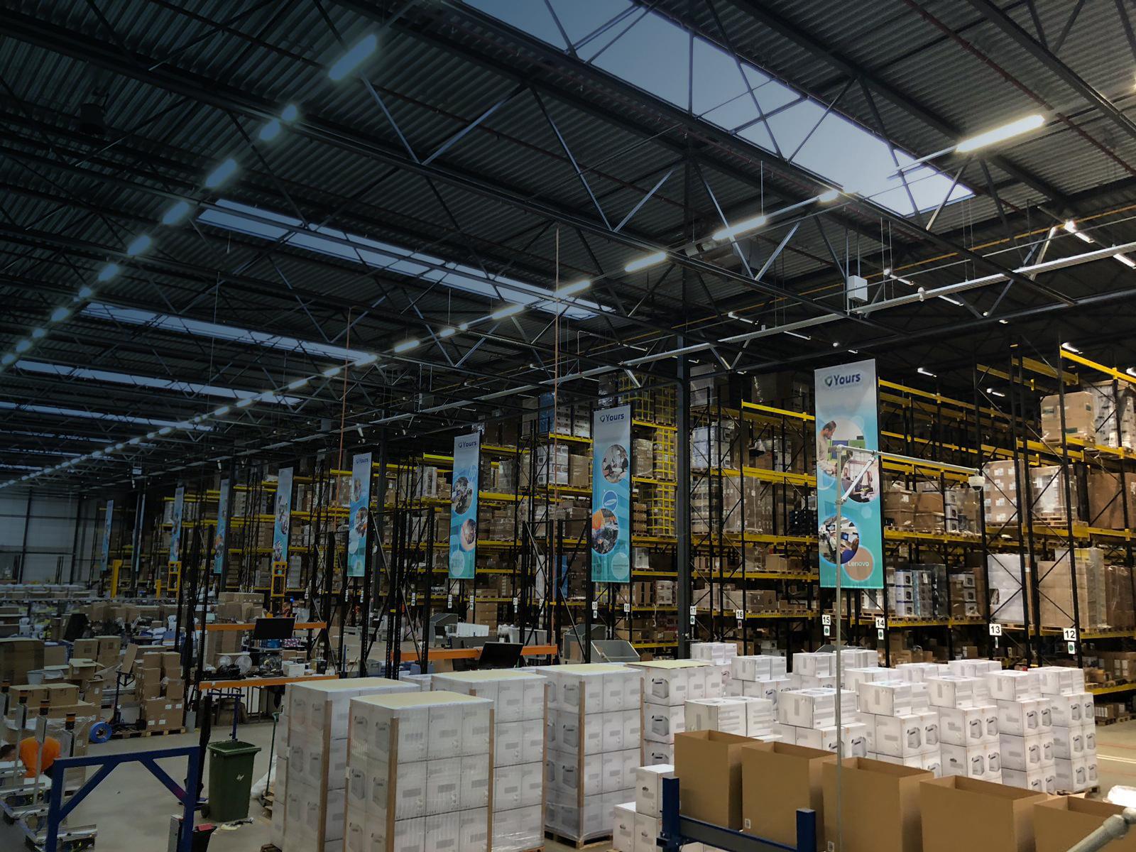 Overview magazijn in Wijchen waar fulfilment-werkzaamheden worden uitgevoerd.